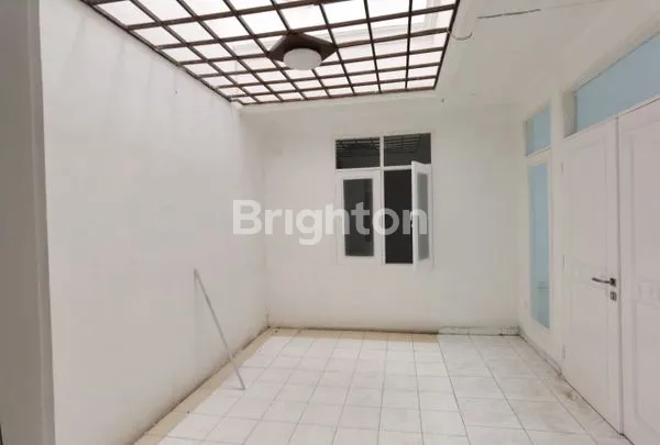 image RUMAH SIAP HUNI DI VILLA PERMATA GADING DI KELAPA GADING (5)