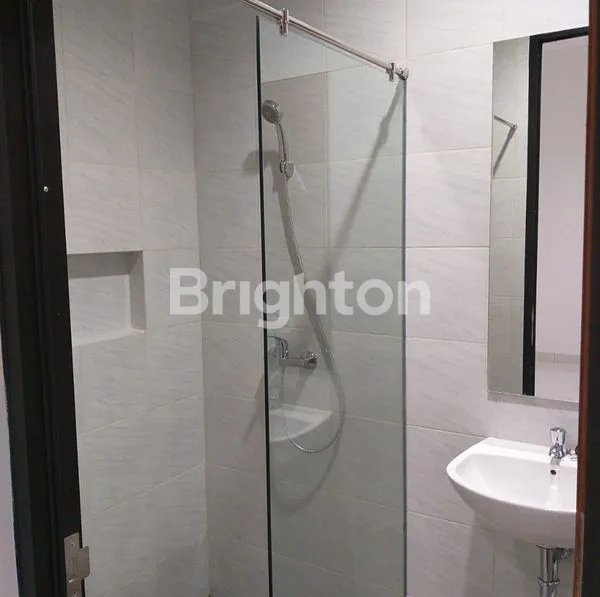 image SIAP HUNI RUMAH BARU SEMI FURNISHED PERMATA SAFIRA HARGA 1M-AN NEGO (3)