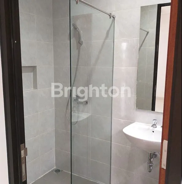 image SIAP HUNI RUMAH BARU SEMI FURNISHED PERMATA SAFIRA HARGA 1M-AN NEGO (4)