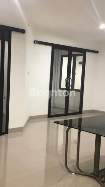 image RUMAH 1 LANTAI NGANTONG COCOK UNTUK USAHA/KANTOR DI  TAMAN ARIES JAKARTA BARAT (1)