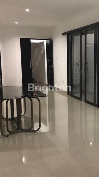 image RUMAH 1 LANTAI NGANTONG COCOK UNTUK USAHA/KANTOR DI  TAMAN ARIES JAKARTA BARAT (2)