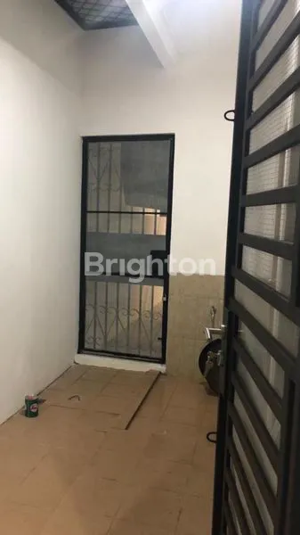 image RUMAH 1 LANTAI NGANTONG COCOK UNTUK USAHA/KANTOR DI  TAMAN ARIES JAKARTA BARAT (5)