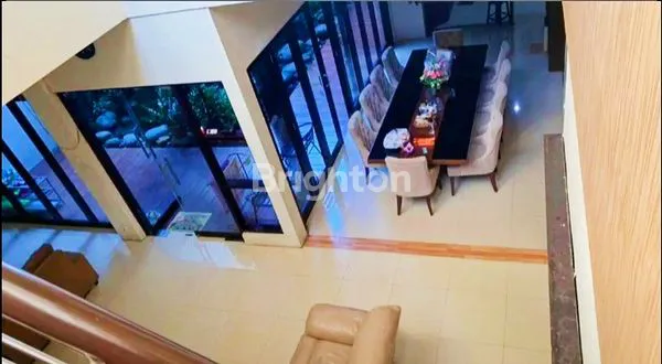 image JUAL CEPAT!! RUMAH MEWAH 3 LT LOKASI STRATEGIS DI POROS JLN AREA SUHAT DEKAT KAMPUS² BESAR KOTA MALANG (2)