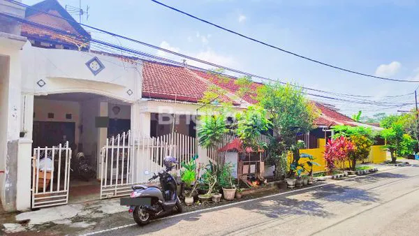 image RUMAH LUAS BAGUS SIAP HUNI HARGA MURAH DI SULFAT KOTA MALANG DEKAT JALAN RAYA (1)