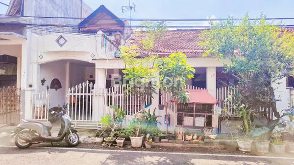 image RUMAH LUAS BAGUS SIAP HUNI HARGA MURAH DI SULFAT KOTA MALANG DEKAT JALAN RAYA (3)