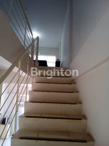 image RUKO POJOK 2 LT SUDAH RENOVASI DI WIGUNA (1)