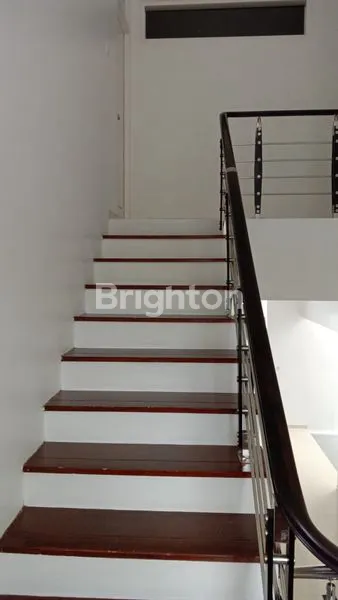 image RUMAH DI GOLF ARAYA MALANG (4)