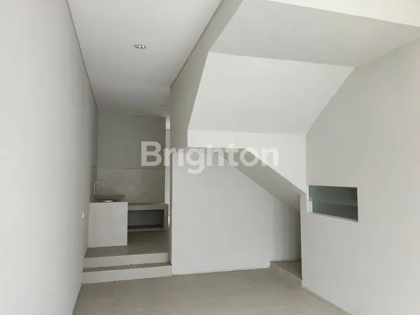 image RUMAH GREENLAKE CITRALAND BARU GRESS GA PERNAH DITEMPATIN (4)