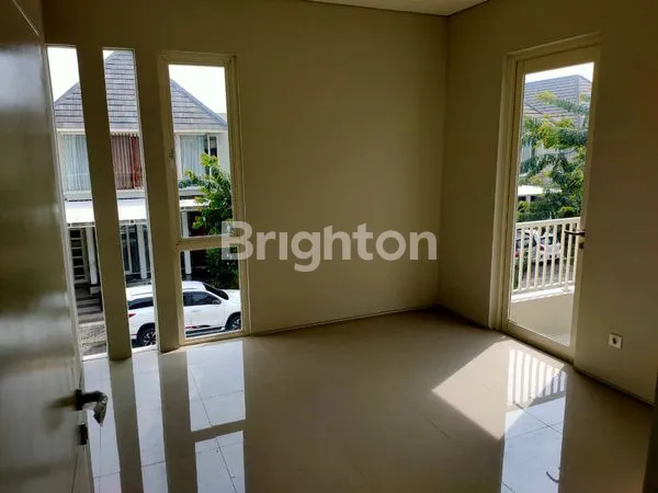 image RUMAH GREENLAKE CITRALAND BARU GRESS GA PERNAH DITEMPATIN (5)