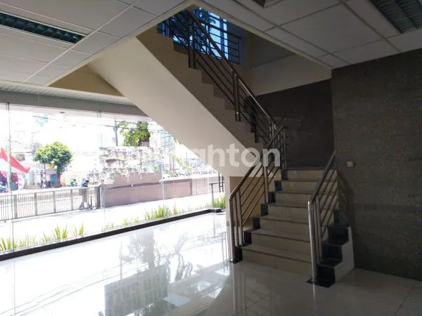 image GEDUNG BARU MAMPANG JAKARTA SELATAN (6)