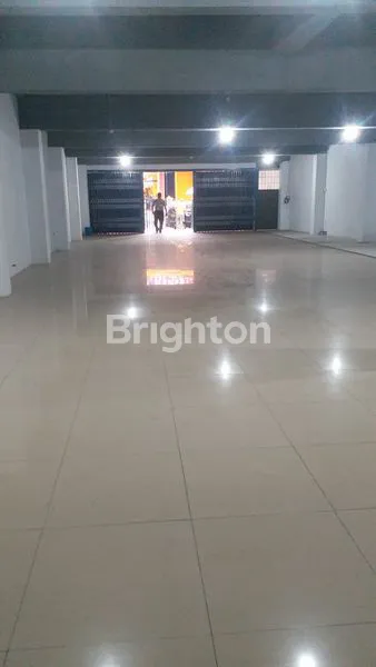 image RUKO DI PUSAT KOTA SIDOARJO. JALAN GAJAHMADA. SIAP PAKAI. STRATEGIS. RAMAI. COCOK UTK SEMUA USAHA. ADA PARKIR MOBIL (5)