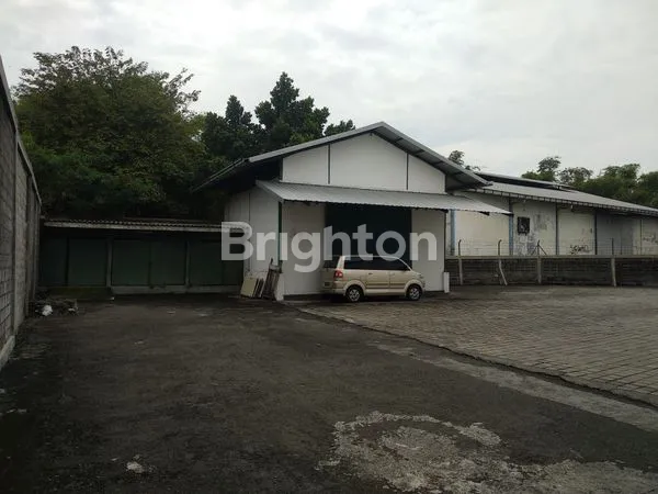 image GUDANG SIAP PAKAI JALAN RAYA BOBOH MENGANTI GRESIK (4)