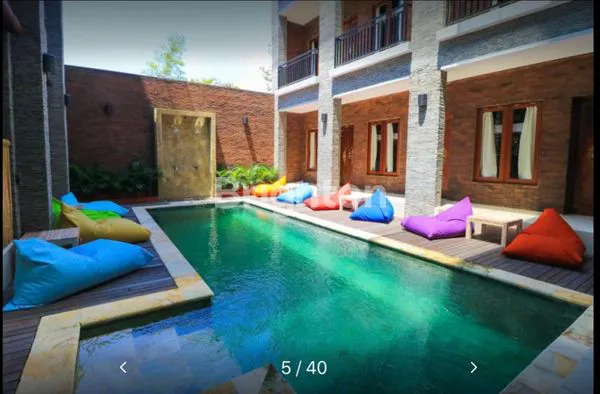image LUXURY HOSTEL DI SEMINYAK (1)