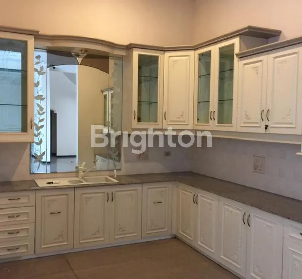 image RUMAH TINGGAL ELITE DI CITRALAND SURABAYA (4)