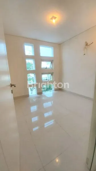 image NEGO SAMPAI DEAL RUMAH ZIMBALI COSTA GRAND ISLAND PAKUWON CITY ESTETIK BANYAK KACA SIAP HUNI NEGO SAMPAI DEAL (7)