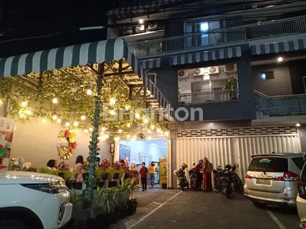 image HOTEL/RUKO  3 UNIT 4LANTAI, DI TENGAH KOTA SURABAYA, JALAN RAYA, LOKASI BISNIS /PERDAGANGAN (5)