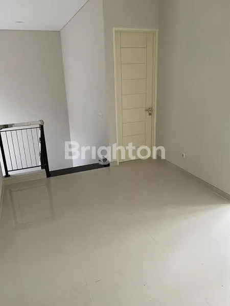 image RUMAH GRESS MINIMALIS WOODLAND CITRALAND (2)