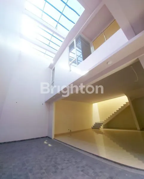 image RUMAH MEWAH GRAND ISLAND VIRGIN GORDA PAKUWON CITY GRESS MINIMALIS HIGH QUALITY (1)