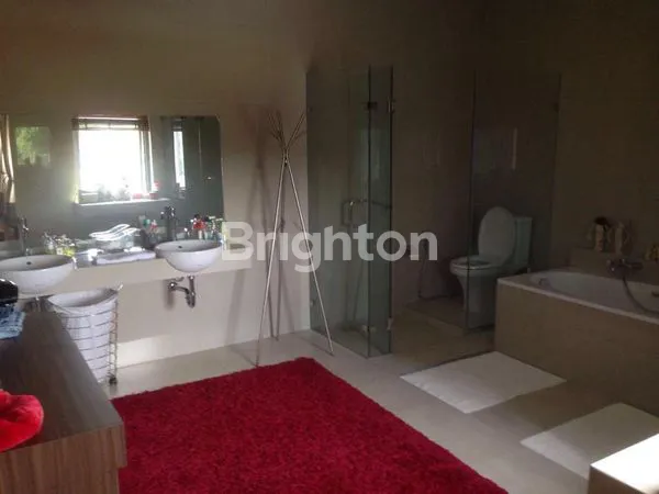 image RUMAH MENARIK FULL FURNISH JAKSEL (8)