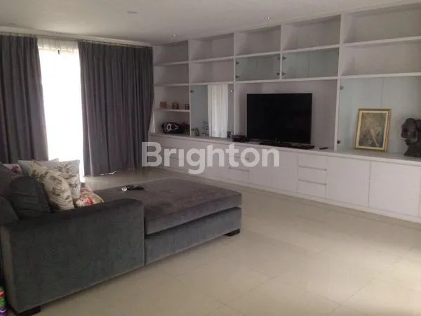 image RUMAH MENARIK FULL FURNISH JAKSEL (6)