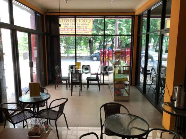 image RAYA TRENGGILIS (BEKAS SALON MOBIL & SHOWROOM MOBIL) (6)