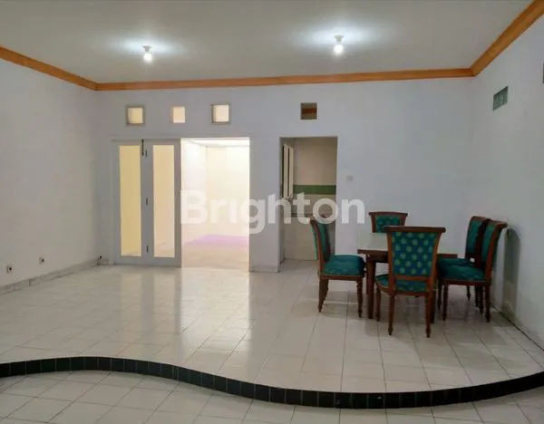 image VETERAN SOLO, 2 LANTAI, COCOK UNTUK USAHA (2)