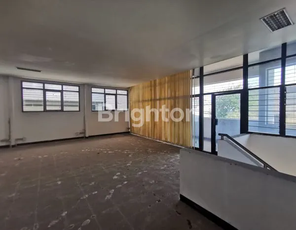 image LANGKA! RUKO RAYA PUCANG ANOM 3LT LOKASI JALAN KEMBAR (2)