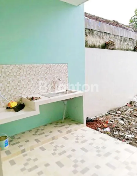 image RUMAH BARU 2 LT ROW JALAN LEBAR DI JL SUNGAI2 KOTA MALANG (5)