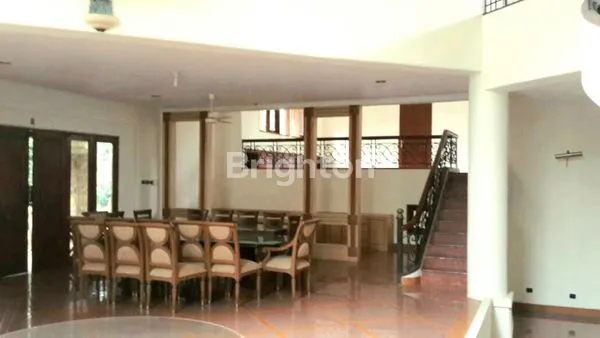 image RUMAH BERUPA VILLA ASRI YANG INDAH DI CIREUNDEU CIPUTAT TIMUR  (2)