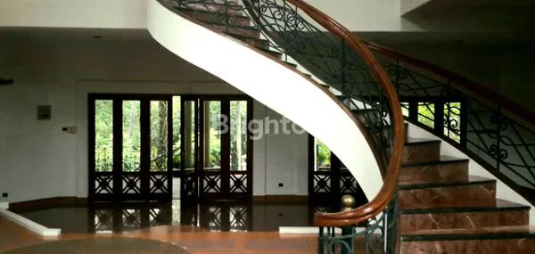 image RUMAH BERUPA VILLA ASRI YANG INDAH DI CIREUNDEU CIPUTAT TIMUR  (4)