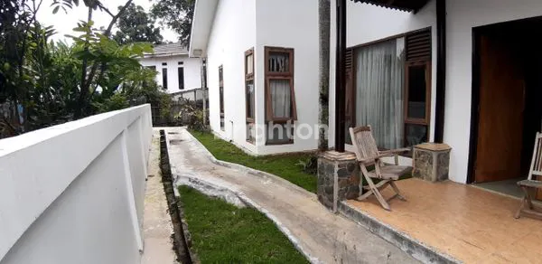 image RUMAH MEWAH BESAR  (6)