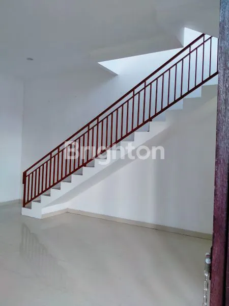 image RUMAH 2 LANTAI,BERSIH DAN SIAP PAKAI,DEKAT TRANSMART,ONE GATE SYSTEM,ROW JALAN 10M (3)