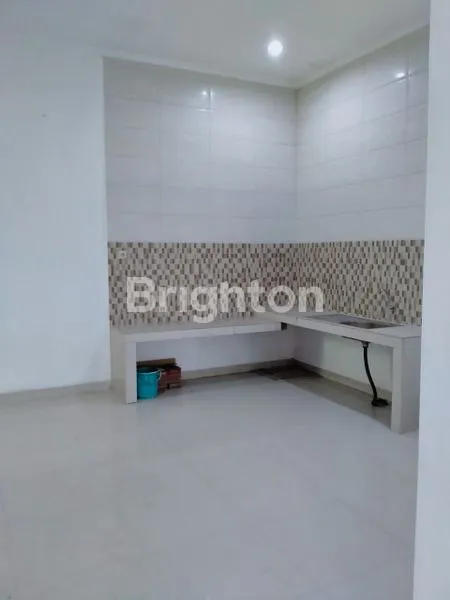 image RUMAH 2 LANTAI,BERSIH DAN SIAP PAKAI,DEKAT TRANSMART,ONE GATE SYSTEM,ROW JALAN 10M (2)