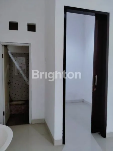 image RUMAH 2 LANTAI,BERSIH DAN SIAP PAKAI,DEKAT TRANSMART,ONE GATE SYSTEM,ROW JALAN 10M (5)