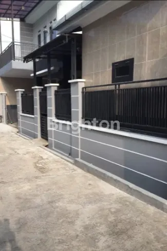 image RUMAH BAGUS TERAWAT DI BINTARA BEKASI (6)