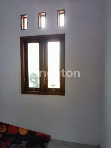 image RUMAH SIAP HUNI, BERSIH DAN NYAMAN DI MENGANTI (5)