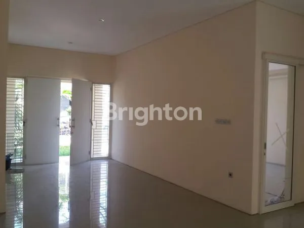 image RUMAH MINIMALIS GOLF AVENUE CITRALAND 2LT LT244M2 (4)