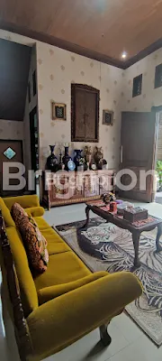 image RUMAH MEWAH KLASIK 10 MENIT DARI TOL SIDOARJO 5  MENIT KE LIPPO MALL  (2)