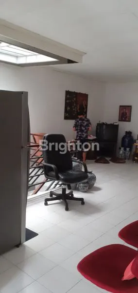 image RUMAH TINGKAT 2  MARMER 4 KAMAR TIDUR KELAPA GADING (8)