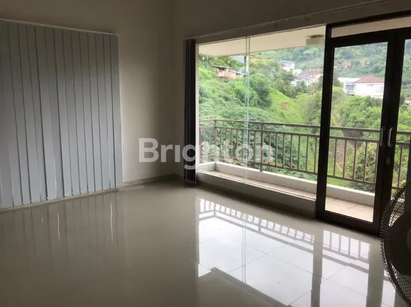 image RUMAH LUX AMAN DAN TERAWAT DI KAWASAN RESORT DAGO PAKAR BANDUNG (15)