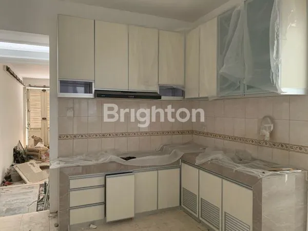 image BRAND NEW FANTASTIC HOME LIVING (2)