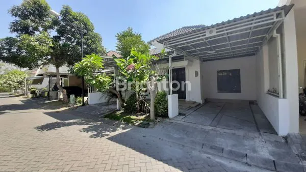 image RUMAH PUSAT KOTA SIDOARJO DEKAT AKSES TOL SIAP HUNI, BAGUS TERAWAT (2)