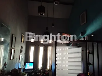 image RUMAH SIAP HUNI,DENGAN ATAU PERABOT BISA DAN AC DITINGGAL. CARPORT 1 MOBIL (8)