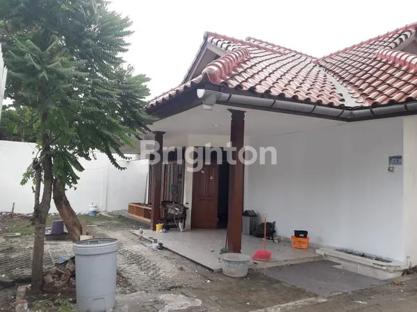 image RUMAH 2 LANTAI SEMI FURNISH DENGAN PEKARANGAN YANG LUAS DI KEMANGGISAN  JAKARTA BARAT (8)
