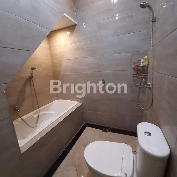 image LUXURIOUS HOUSE  3 LANTAI GRAND RESIDENCE HANGTUAH BEKASI TIMUR SETU (6)