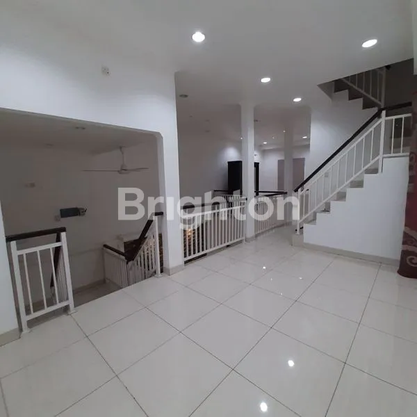 image LUXURIOUS HOUSE  3 LANTAI GRAND RESIDENCE HANGTUAH BEKASI TIMUR SETU (7)