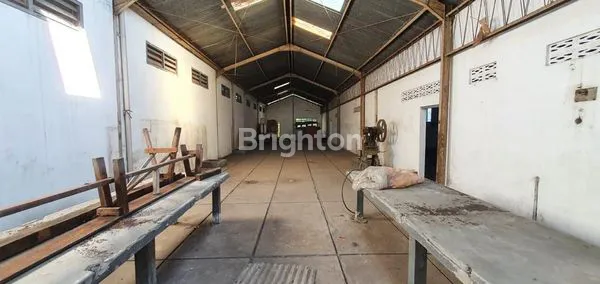 image GUDANG LUAS HARGA MURAH ADA 4 GUDANG BISA D SEWA SEBAGIAN (8)