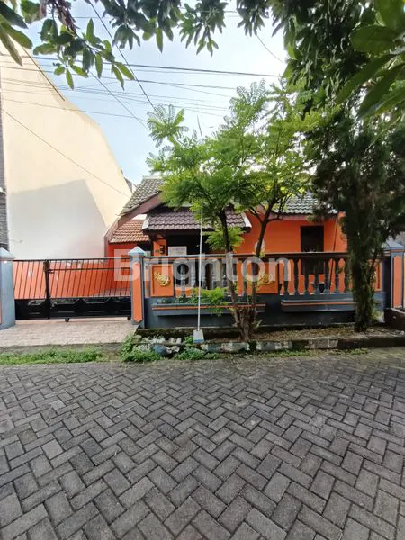 image RUMAH LUAS SIAP HUNI TENGAH KOTA (1)