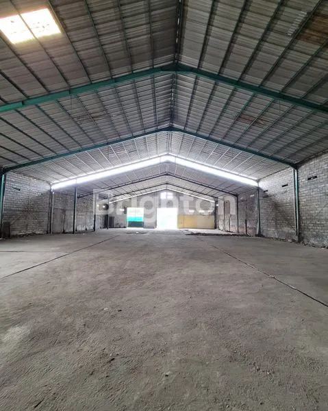 image GUDANG STRATEGIS RAYA TANJUNGSARI (2)