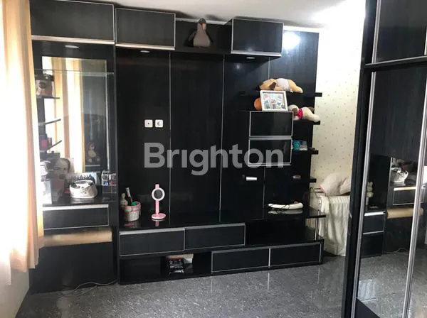 image RUMAH 2 LANTAI DI ISTANA REGENCY SUDIRMAN BANDUNG (2)